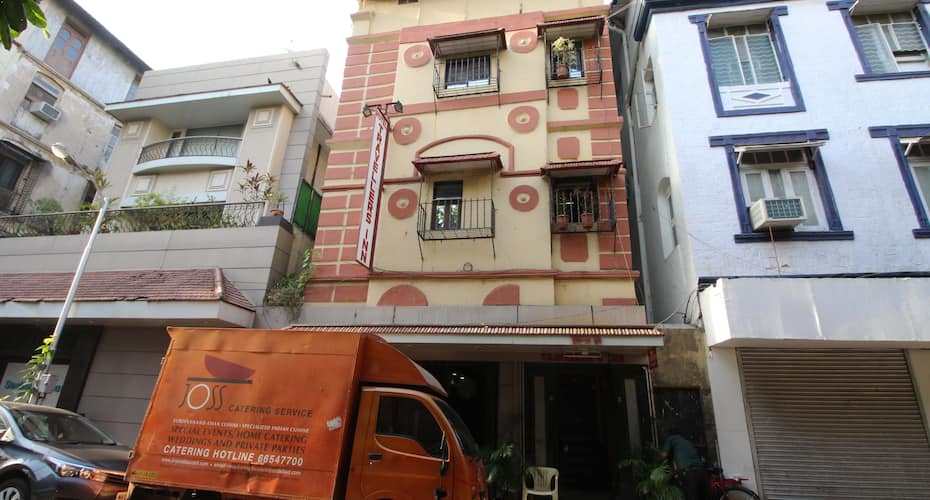 Hotel Travellers inn Fort, Mumbai 2